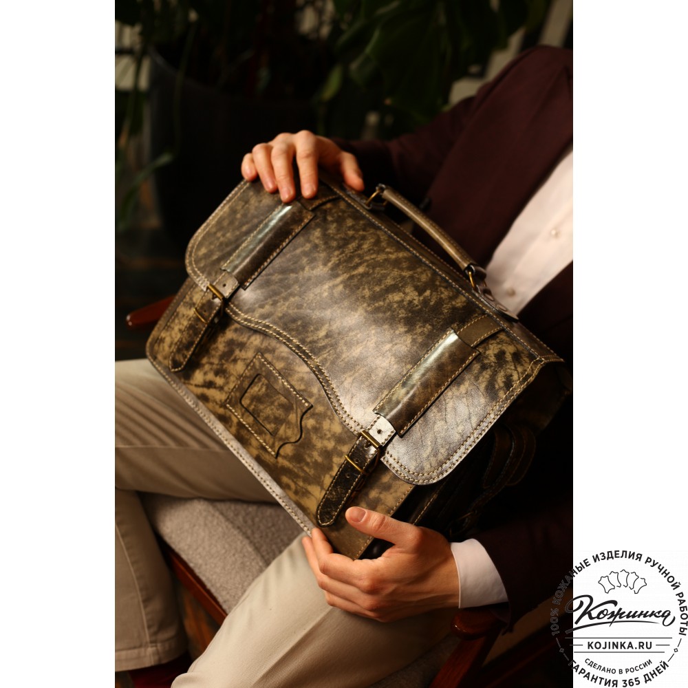 Кожаный портфель-кофр "Адъютант" (пепел глянец) 